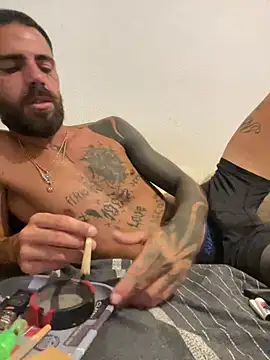 XXX chat uživo modela charlye_inkkkk