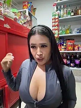 Chatroom XXX en direct de Sara_fun