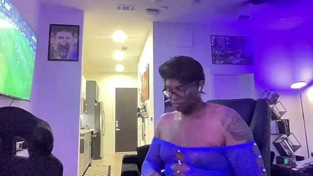 Sissyblkgoddess__'s Live XXX Chat