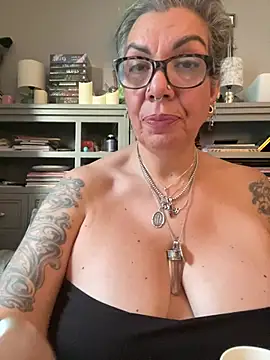 dieseldame1313's Live XXX Chat