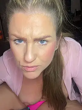 CharleighBaker Live XXX-chat