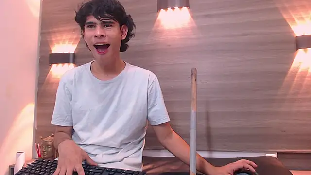 Kevin_Brooks1 Chat XXX live