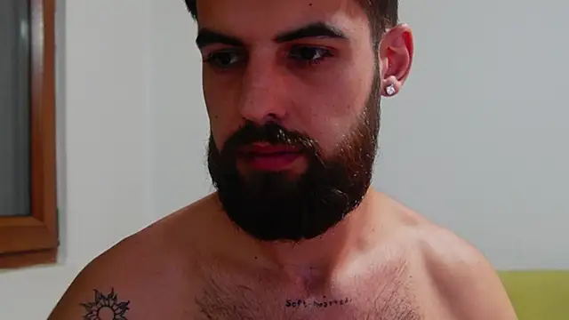 Czat XXX na żywo – HairyRobxxx