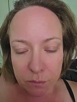 XXX chat uživo modela julimonroe