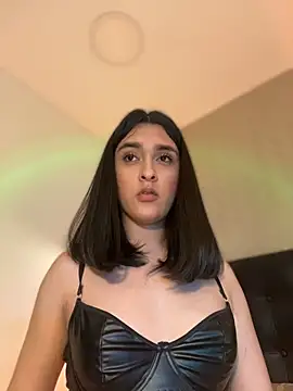 Онлайн чат XXX MiahWindsor