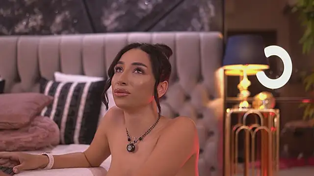 GinaValentinna Chat XXX live