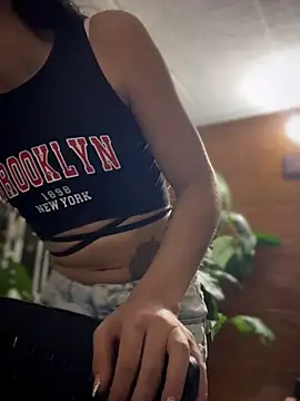 Sara_Davina Adlı Modelin Canlı XXX Sohbeti