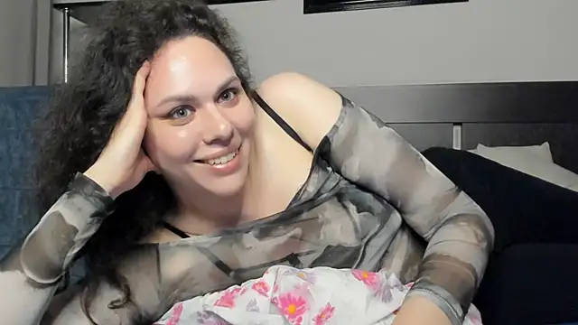 צ'אט XXX בשידור חי של MollyCheiz