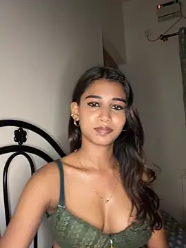 STRIP_GLOW live XXX chat