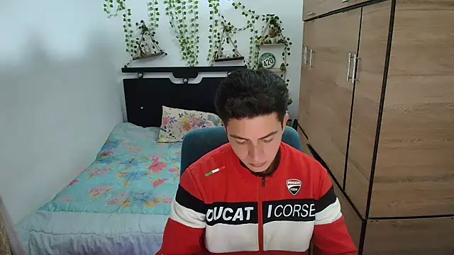 XXX chat uživo modela santii_ss