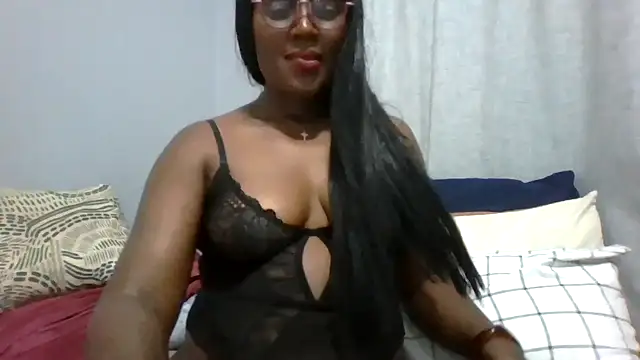 Malaika_Nkosi Adlı Modelin Canlı XXX Sohbeti