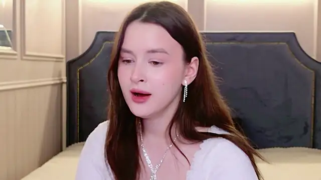 XXX chat uživo modela EvaSwen