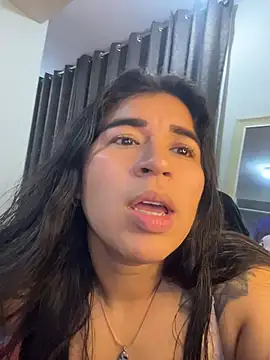 Minico25 Adlı Modelin Canlı XXX Sohbeti