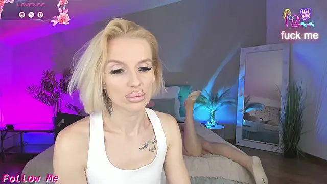 Lana_kitty__ Show in webcam