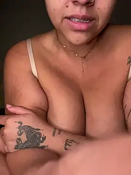 Chloe_Leaozinho's Live XXX Chat