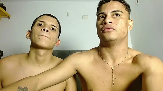 Jose_And_Daniel লাইভ XXX চ্যাট