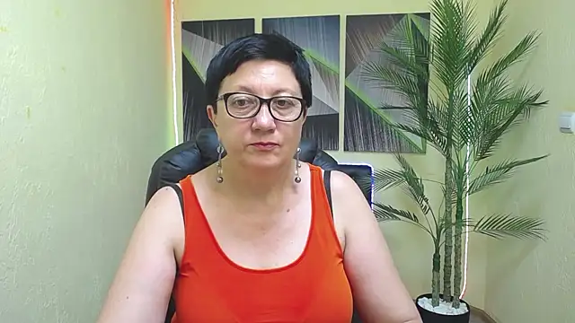 EmilyL0ve – Naživo XXX chat