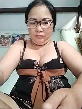 Naaya8109's Live XXX Chat