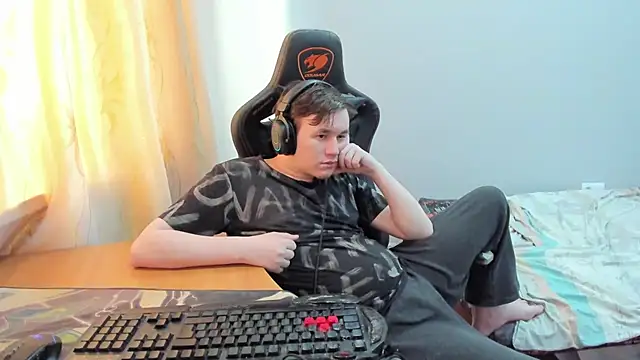 iliaskrislove's Live XXX Chat