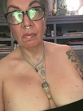 dieseldame1313's Live XXX Chat