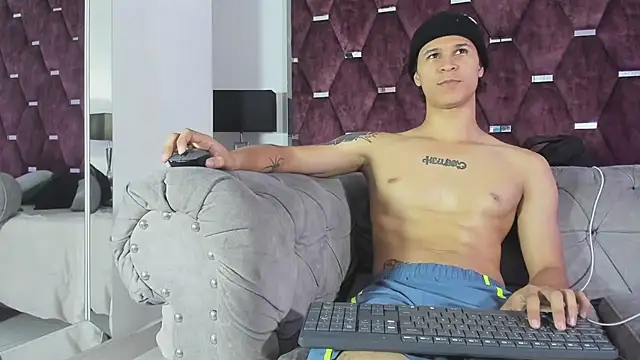 Chat XXX Live TonyBenedetti