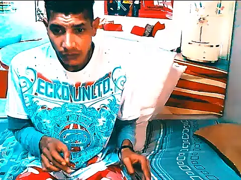 Chat +18 de IndianSavageMale ao vivo