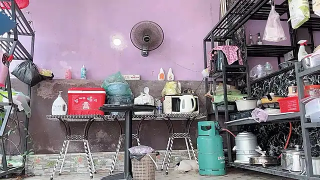 LinhChi_9x Live XXX Chat