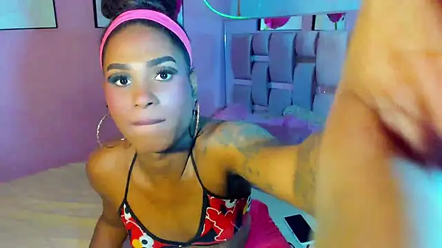 HUGE_BLACKCOCK Chat XXX in diretta