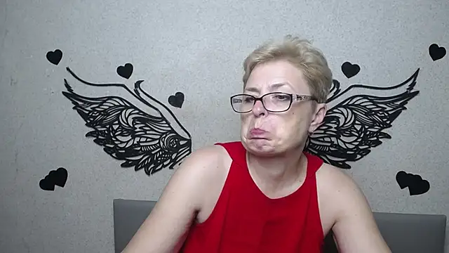 EmiliaGree's Live XXX Chat
