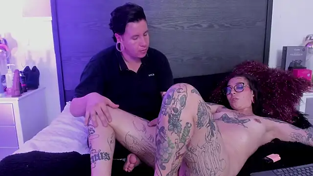 Živý XXX chat inkedsinners_