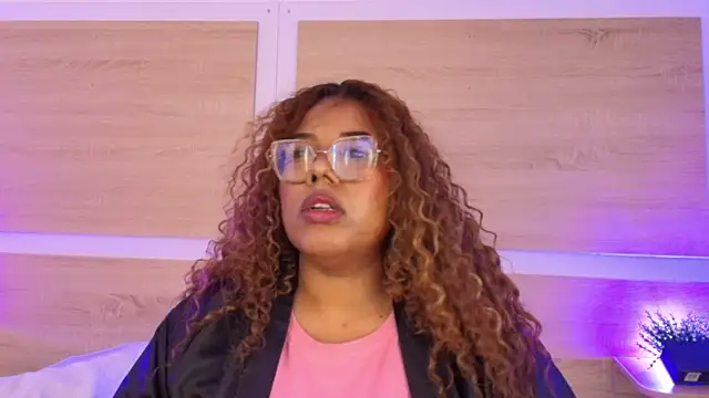 Your_big_ebony_goddness' Live XXX Chat