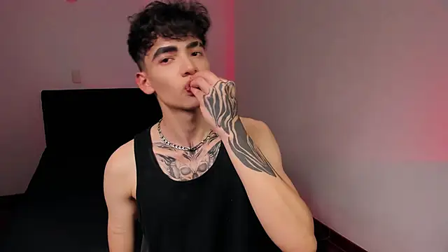 Chat XXX en directo de Axel_InkShade_