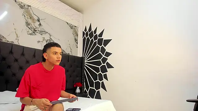MathewAdamss' Live XXX Chat