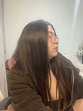 valentinauwu's Live XXX Chat