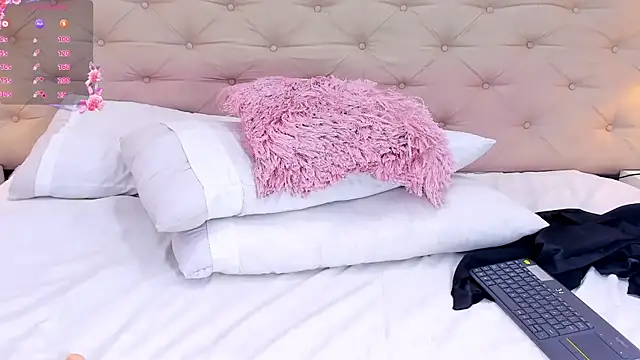 ThiiaraBrown's Live XXX Chat