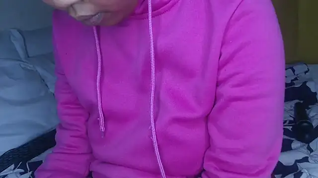 Bella_2025 élő XXX-chatje