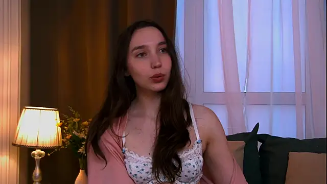 Suzaneey Chat XXX in diretta