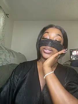 foreigntitts_'s Live XXX Chat