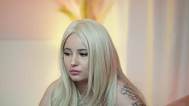 AdelineMoon Chat XXX live