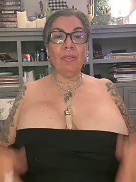 dieseldame1313 Adlı Modelin Canlı XXX Sohbeti