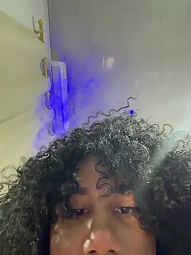 Hilaryebony_ Live XXX-chat