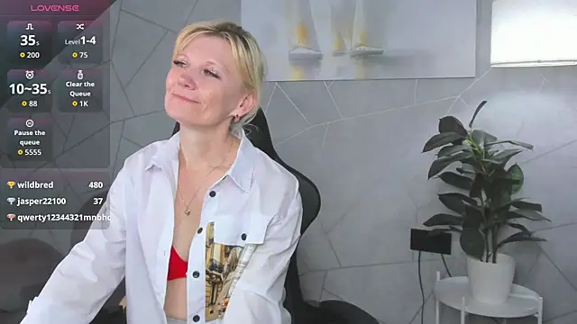 Julie_Lucasn Live XXX chat