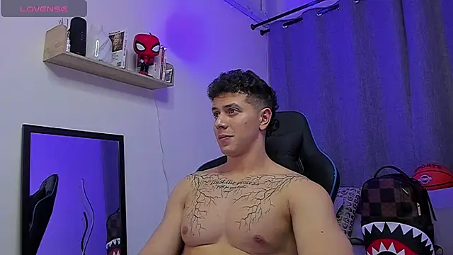 ASHTON_HILS Adlı Modelin Canlı XXX Sohbeti