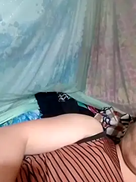 Gummiesu's Live XXX Chat
