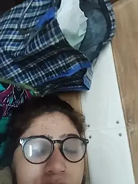 yourchahat27 élő XXX-chatje