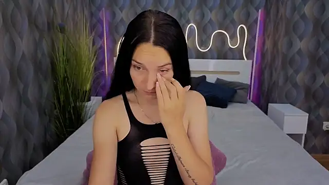 Yr_Shy_Bae Adlı Modelin Canlı XXX Sohbeti
