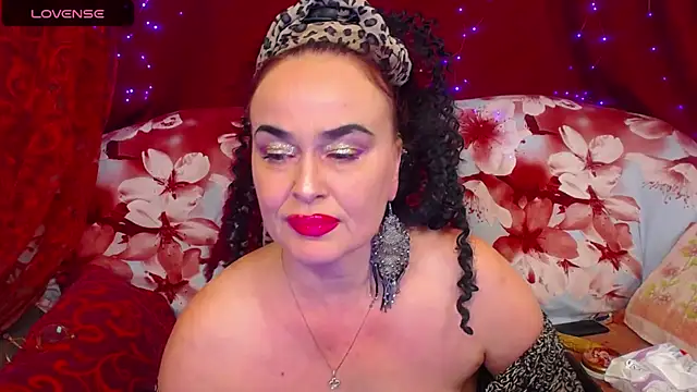 hotzlata: онлайн-секс-чат