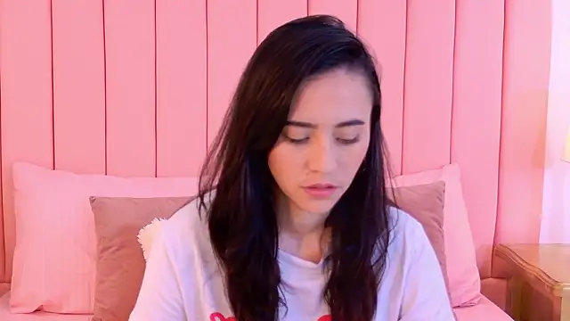 MiaMackenzieX's Live XXX Chat