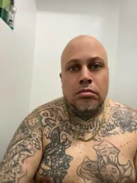 Auhenri25's Live XXX Chat
