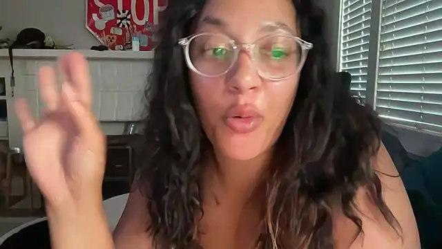 dreamyriri's Live XXX Chat